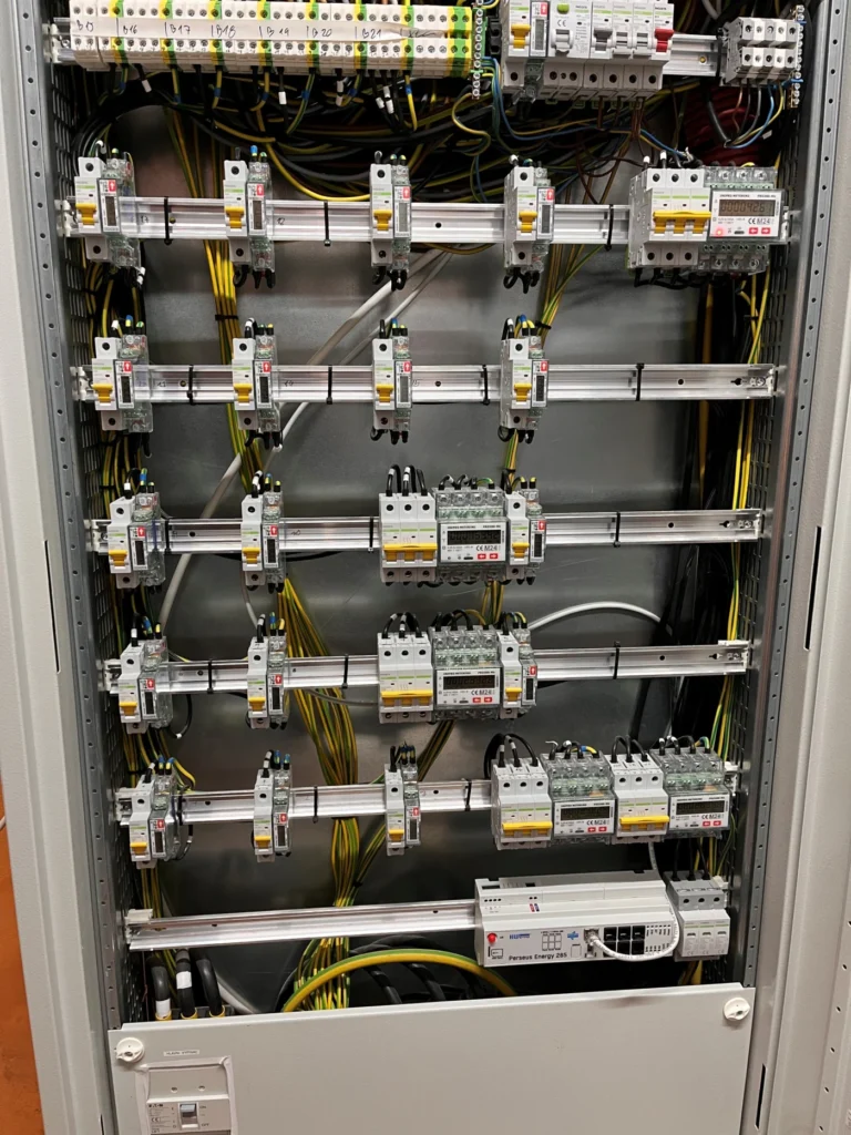 Egy prágai lakóépület az energiafogyasztását M-Bus-on keresztül, Perseus Energy 285 és SensDesk Technology segítségével monitorozza (CS07)