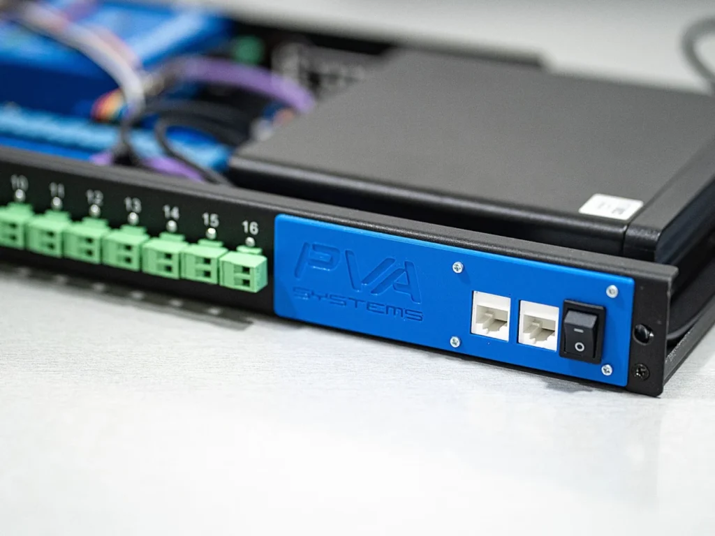 A P.V.A. Systems automatizálja a kiskereskedelmi üzleteket az I/O Controller 2-vel (CS04)